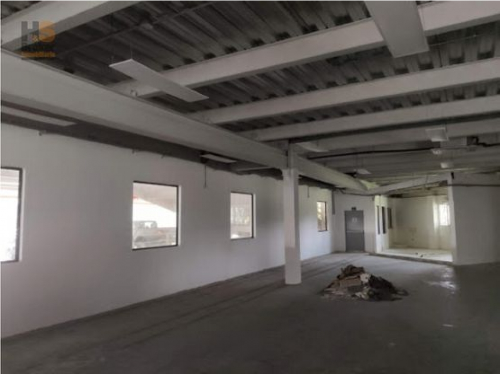 LOCAL COMERCIAL Y/O CORPORATIVO 337 m2 EN ALQUILER AVENTURA PLAZA CALI — foto 4