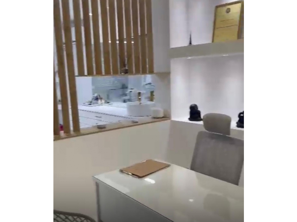 CONSULTORIO EN ALQUILER EN SAN VICENTE CALI — foto 2