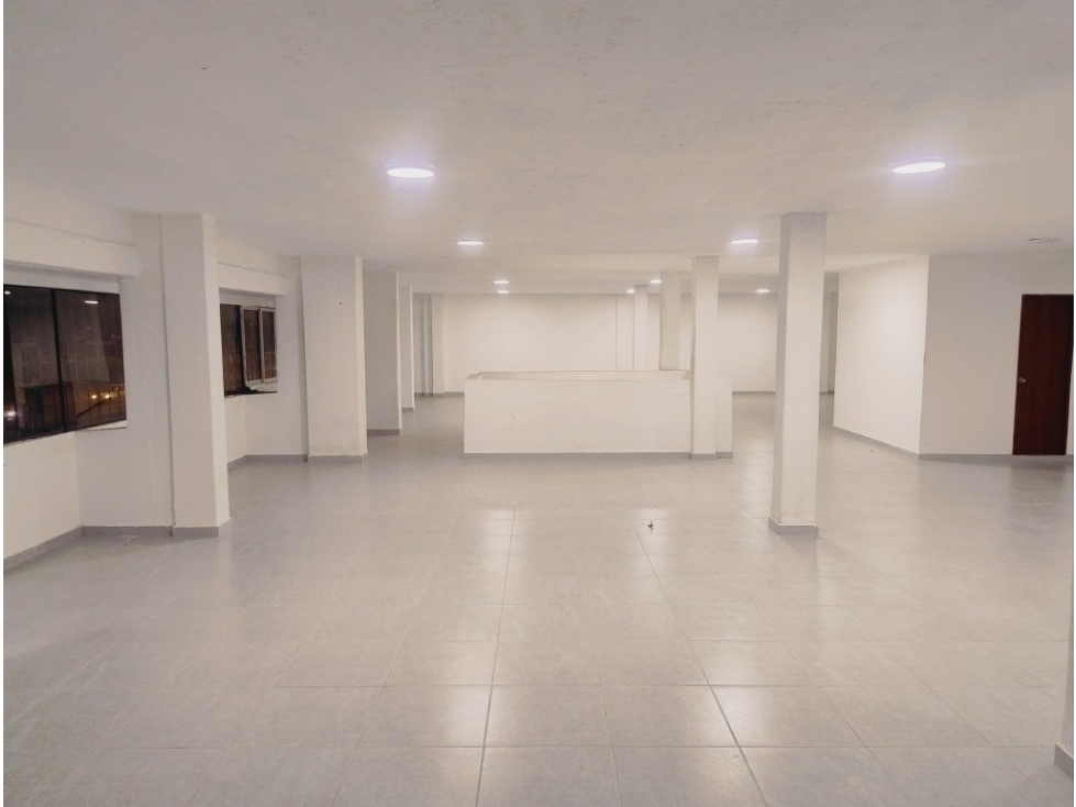 OFICINA 250 M2 EN ALQUILER EN SAN FERNANDO CALI — foto 2