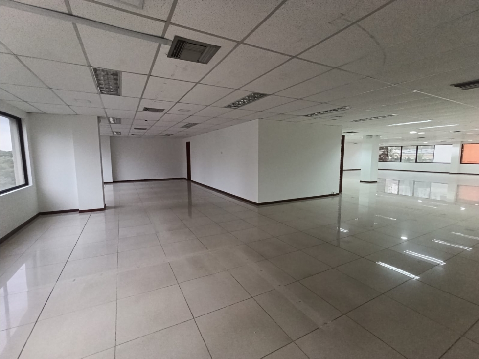 OFICINA 478 m² EN ALQUILER COMPLEJO EMPRESARIAL MENGA
