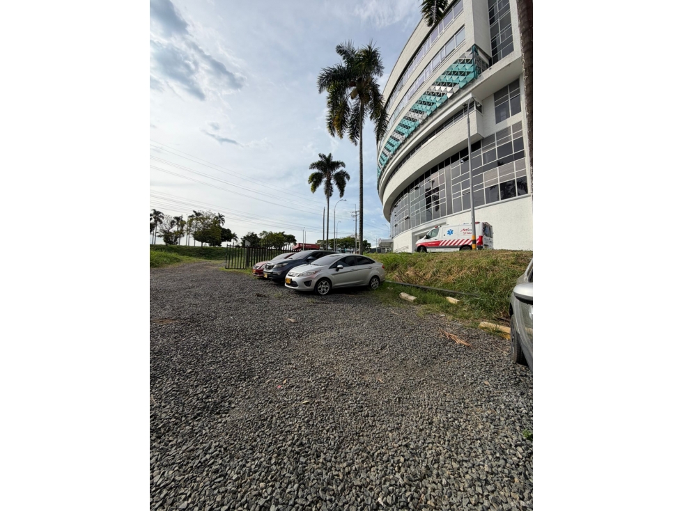 ALQUILER LOCAL 850m2 EN CERRITOS - PEREIRA