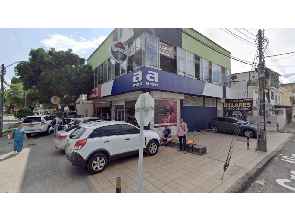 EXCELENTE VITRINA SOBRE LA PASOANCHO