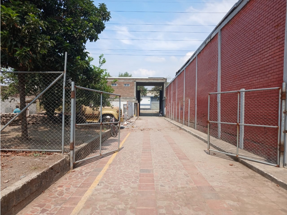 Bodega 2.000 m² en Alquiler | Doble Acceso | La Dolores, Vía Palmira - 1