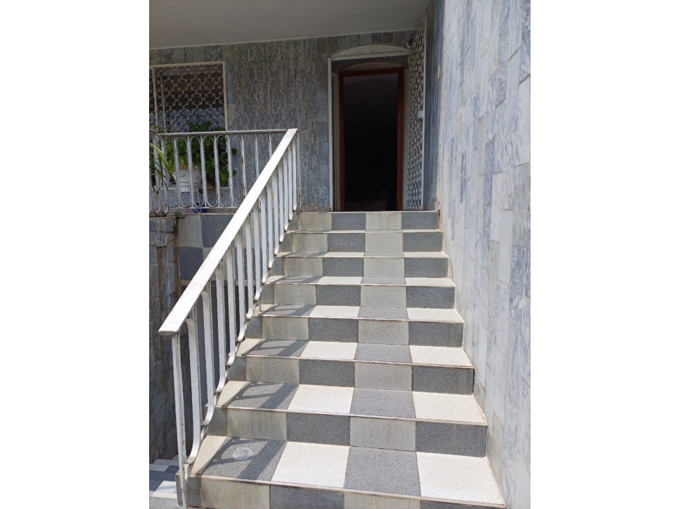 CASA LOTE EN VENTA EN LOS CRISTALES CALI