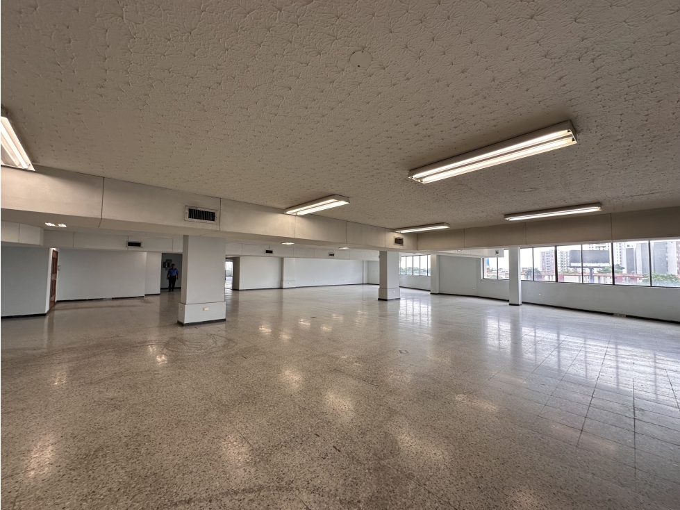 OFICINA DUPLEX CORPORATIVA EN ALQUILER EN PRADOS DEL NORTE CALI — foto 4