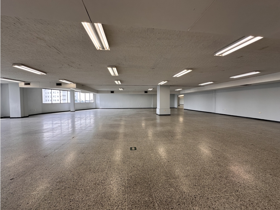 OFICINA DUPLEX CORPORATIVA EN ALQUILER EN PRADOS DEL NORTE CALI — foto 5