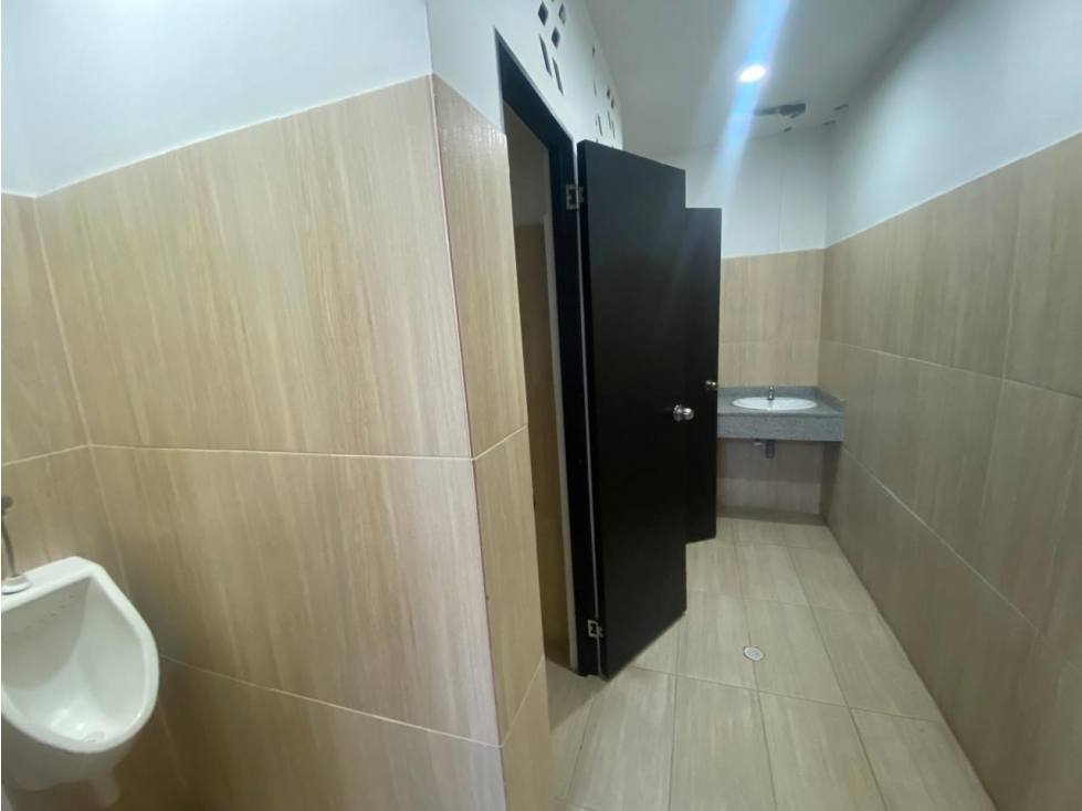 ALQUILA OFICINA PARQUE INDUSTRIAL SALOMIA CALI — foto 6