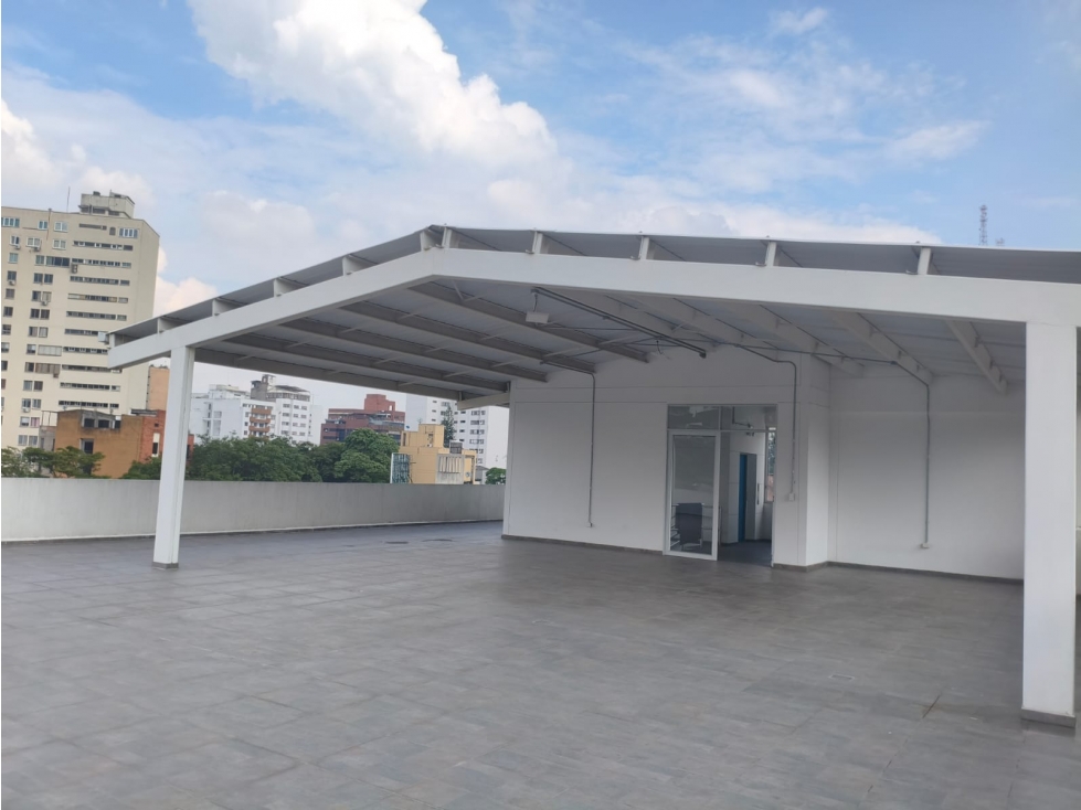 LOCAL Piso 3: 266 m² Terraza 227 m² EN GRANADA NORTE CALI