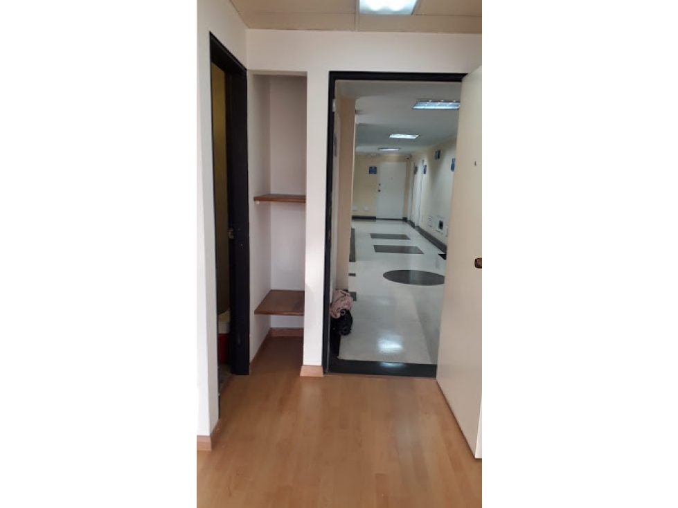 VENDE / ALQUILA OFICINA CENTRO COMERCIAL UNICENTRO BOGOTA — foto 4
