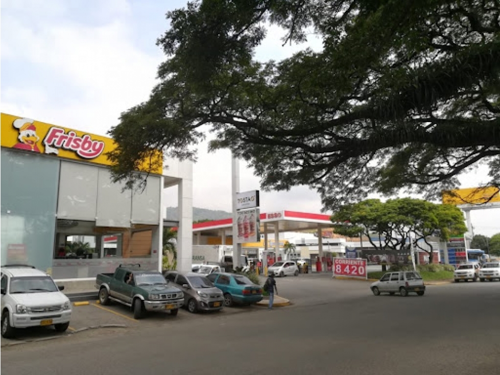 ALQUILA LOCAL MENGA PLAZA ACOPI YUMBO - 2