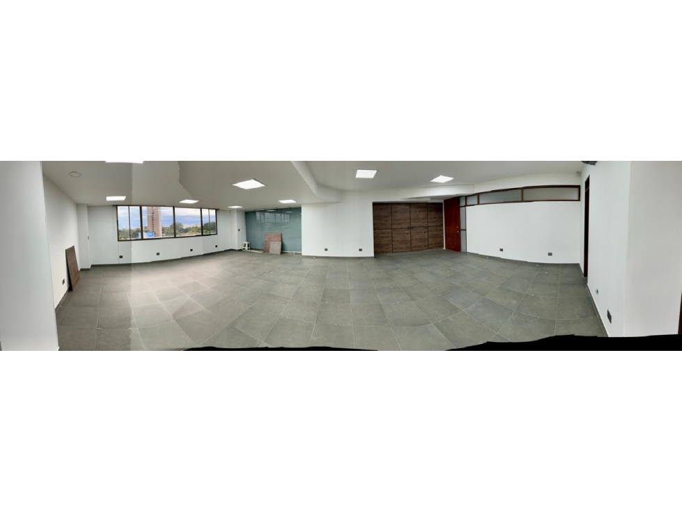 ALQUILO OFICINA HALL EMPRESARIAL CHIPICHAPE — foto 2