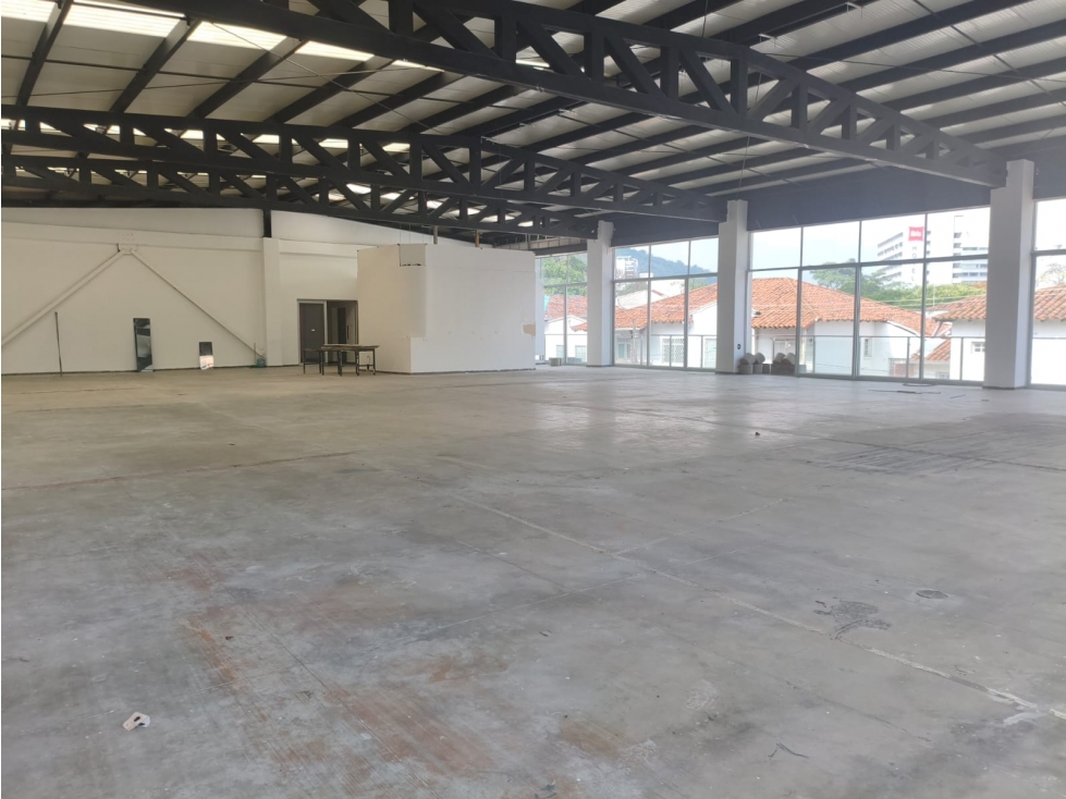 LOCAL 586 M2 PISO 2o EN GRANADA NORTE CALI