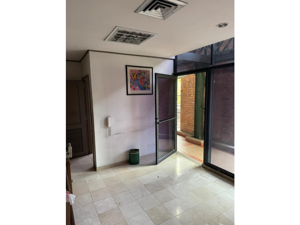 OFICINA P2 70M2 ALQUILER CHIPICHAPE - CALI — foto 2