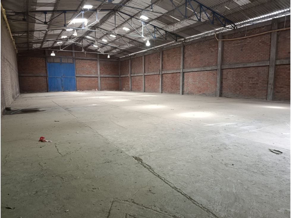 BODEGA 740 M2 EN ARRIENDO ZONA INDUSTRIAL — foto 4