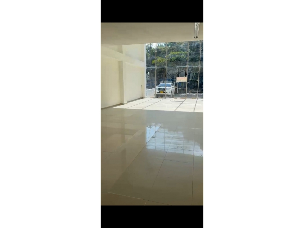 LOCAL COMERCIAL 207 m² EN ALQUILER LIMONAR