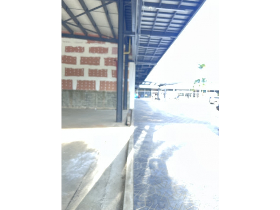 LOCAL-2 AREA 380 m2 ALQUILER BOCHALEMA PLAZA CALI — foto 4