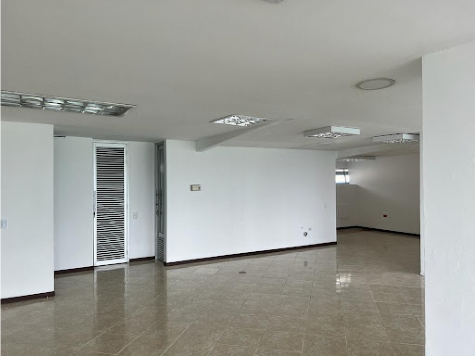 OFICINA 301 m2 EN ALQUILER EDIFICIO MENGA - 2