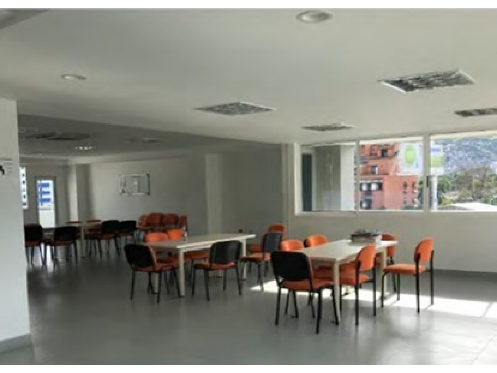 AREA DE 240 m2 EN ALQUILER BARRIO EUCARISTCO CALI - 6