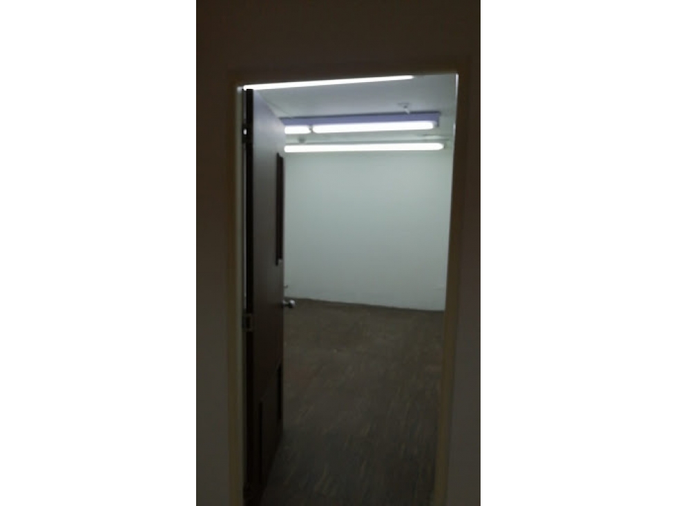 LOCAL 188 m2 VENTA - ALQUILER CENTRO — foto 3