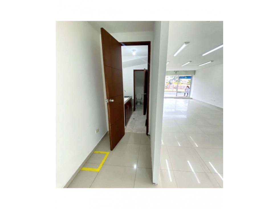VENDE LOCAL SOBRE CALLE 5 DE 105 MT2 CALI — foto 4