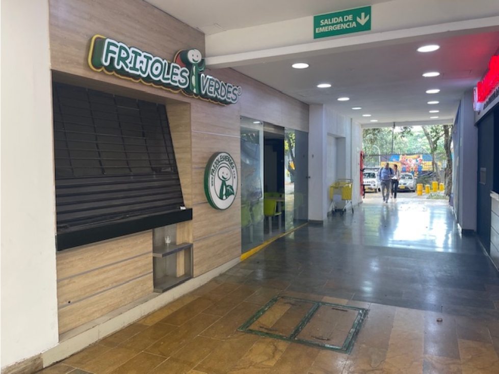 LOCAL 75 m2 EN ALQUILER EN CENTRO COMERCIAL UNICENTRO CALI