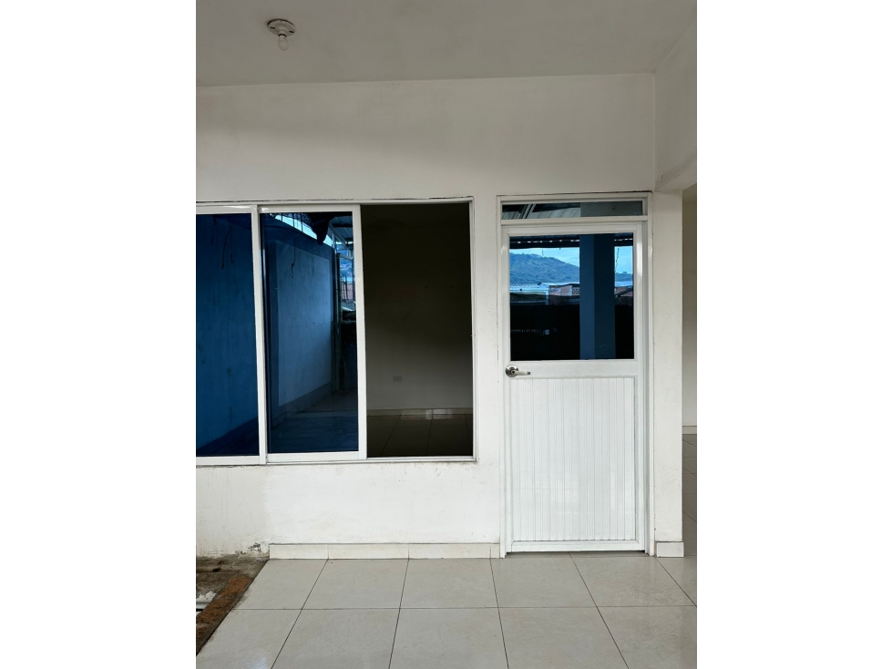 VENTA LOCAL ENSEGUIDA D1 410 METROS EN YUMBO BARRIO BOLIVAR - 4