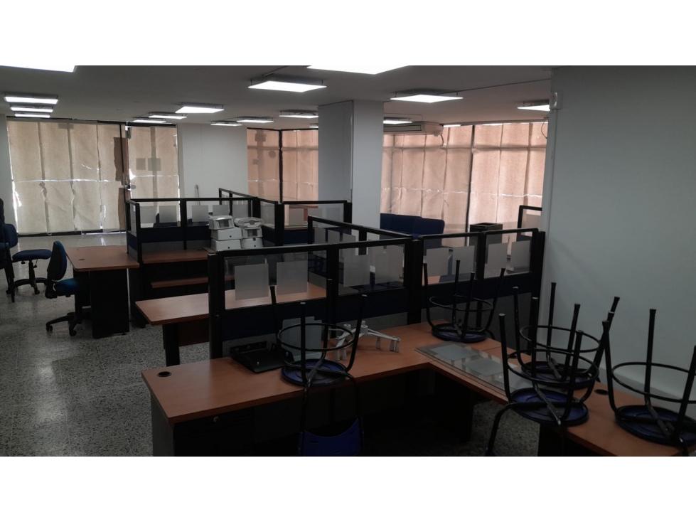 LOCAL COMERCIAL 141 m2 EN ALQUILER CÁMBULOS — foto 3