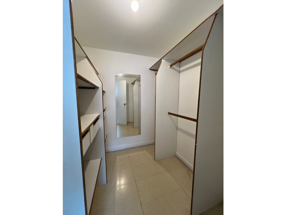 APARTAMENTO EN VENTA O EN ALQUILER EN LAURELES EN MEDELLIN — foto 3