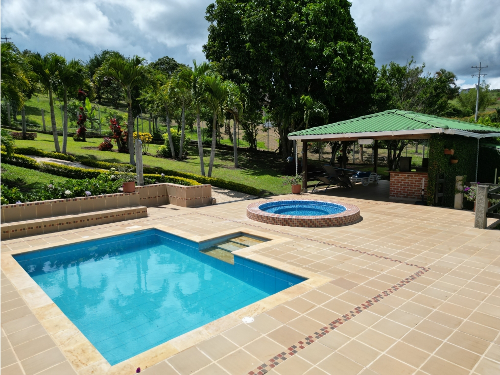 ACOGEDORA FINCA CON PISCINA Y KIOSKO EN PARCELACION EL BOSQUE DAGUA - 4