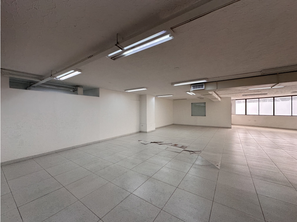 CONFORTABLE OFICINA CORPORATIVA EN ALQUILER EN PRADOS DEL NORTE CALI — foto 3