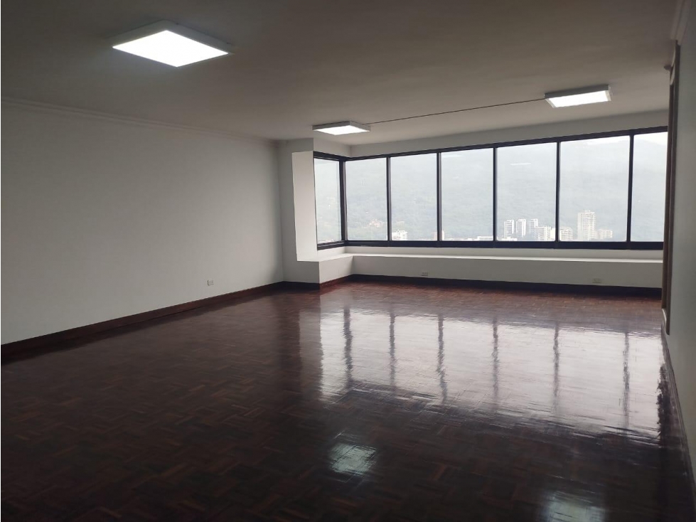 ESPECTACULAR OFICINA EN ACREDITADO CENTRO DE NEGOCIOS AL NORTE DE CALI — foto 3