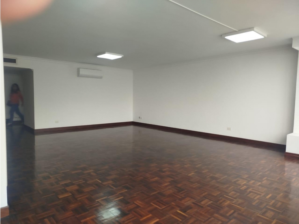 ESPECTACULAR OFICINA EN ACREDITADO CENTRO DE NEGOCIOS AL NORTE DE CALI — foto 5