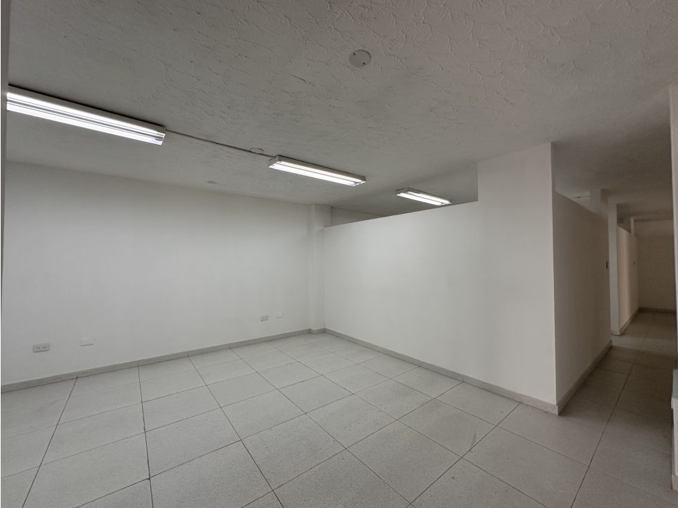 CONFORTABLE OFICINA CORPORATIVA EN ALQUILER EN PRADOS DEL NORTE CALI — foto 5