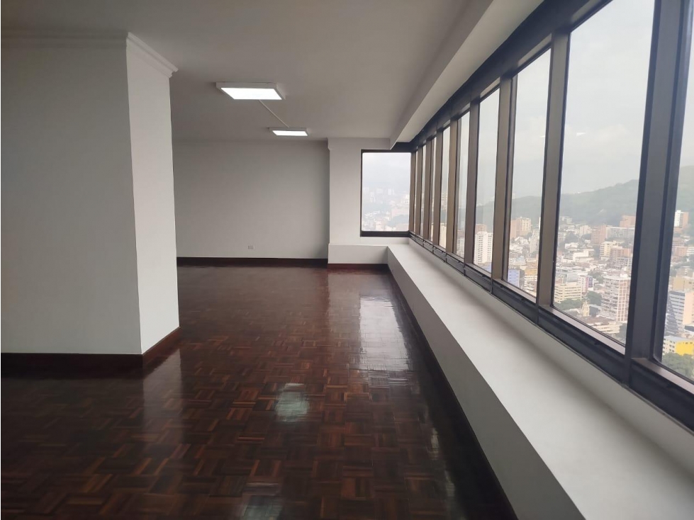 ESPECTACULAR OFICINA EN ACREDITADO CENTRO DE NEGOCIOS AL NORTE DE CALI — foto 4
