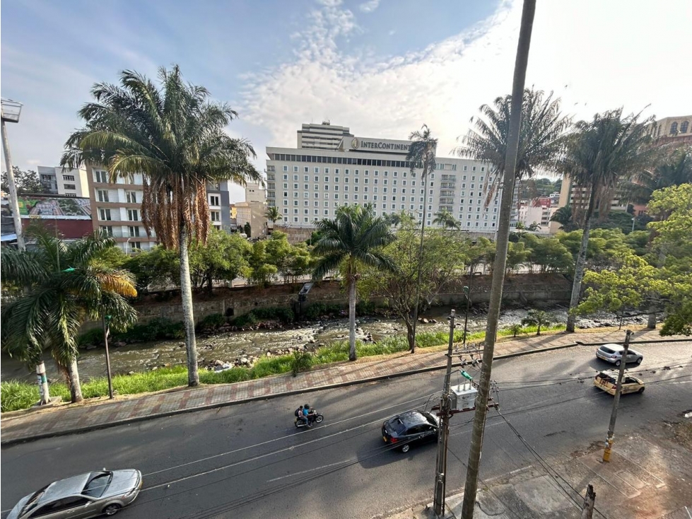 VENDE / ALQUILA EDIFICIO CENTENARIO CALI
