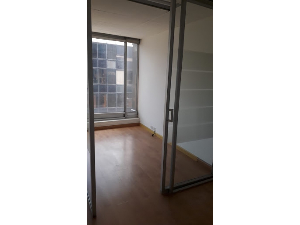VENDE / ALQUILA OFICINA CENTRO COMERCIAL UNICENTRO BOGOTA — foto 6