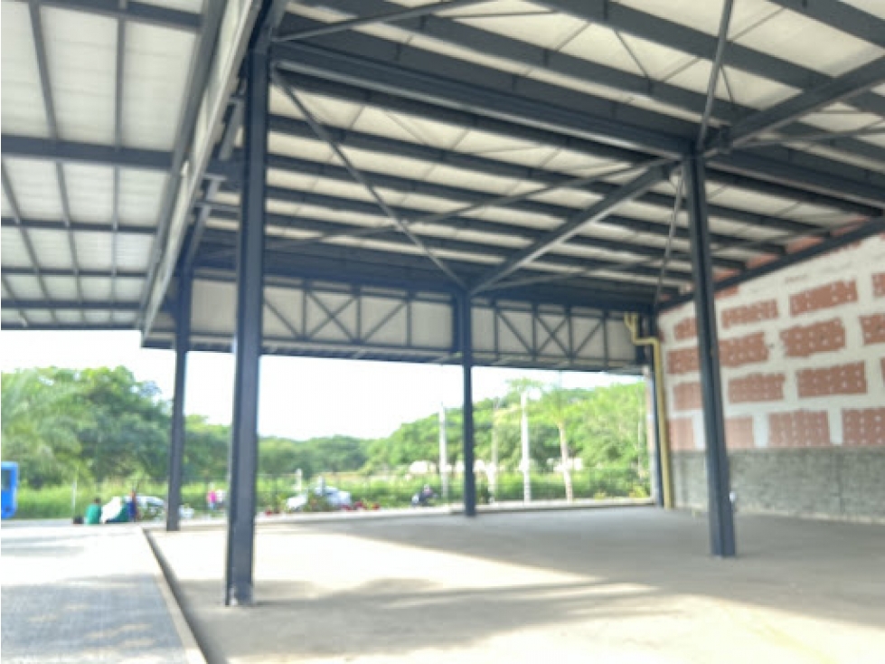 LOCAL-2 AREA 380 m2 ALQUILER BOCHALEMA PLAZA CALI — foto 5