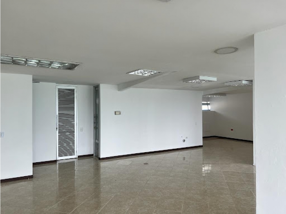 ALQUILA OFICINA EDIFICIO CORPORATIVO MENGA CALI - 5