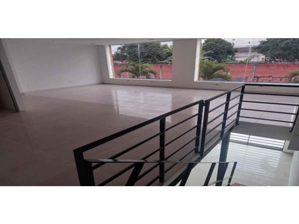 ALQUILA LOCAL CENTRO EMPRESARIAL MADEIRA PLAZA TULUA - 5