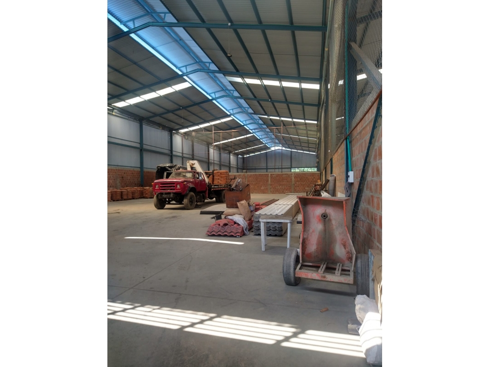 BODEGA EN ALQUILER EN CAUCASECO SECTOR LA DOLORES - 3