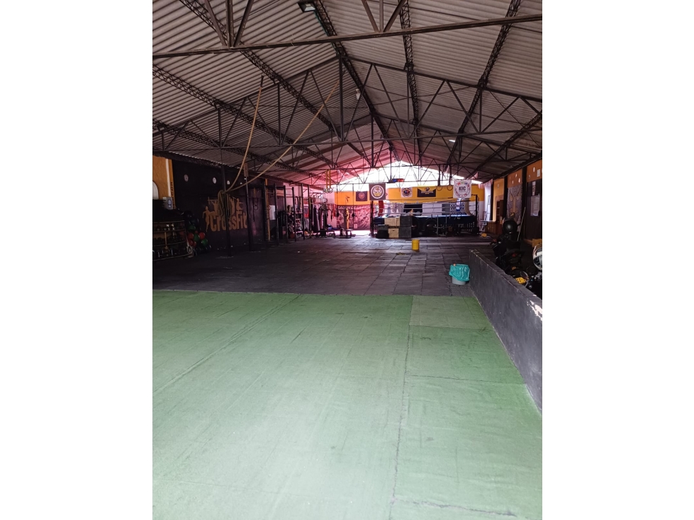 VENDE LOCAL COMERCIAL AV LAS AMÉRICAS SAN VICENTE — foto 4