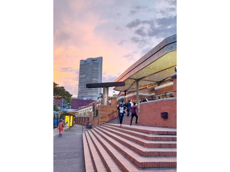ALQUILA LOCAL CON LA MEJOR VITRINA DEL CENTRO COMERCIAL CHIPICHAPE — foto 2