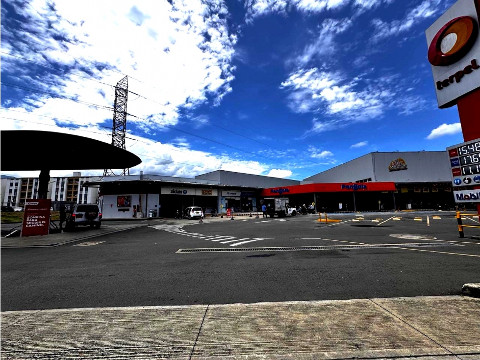 LOCAL COMERCIAL EN PANGOLA PLAZA JAMUNDI 40 MT2 - 3