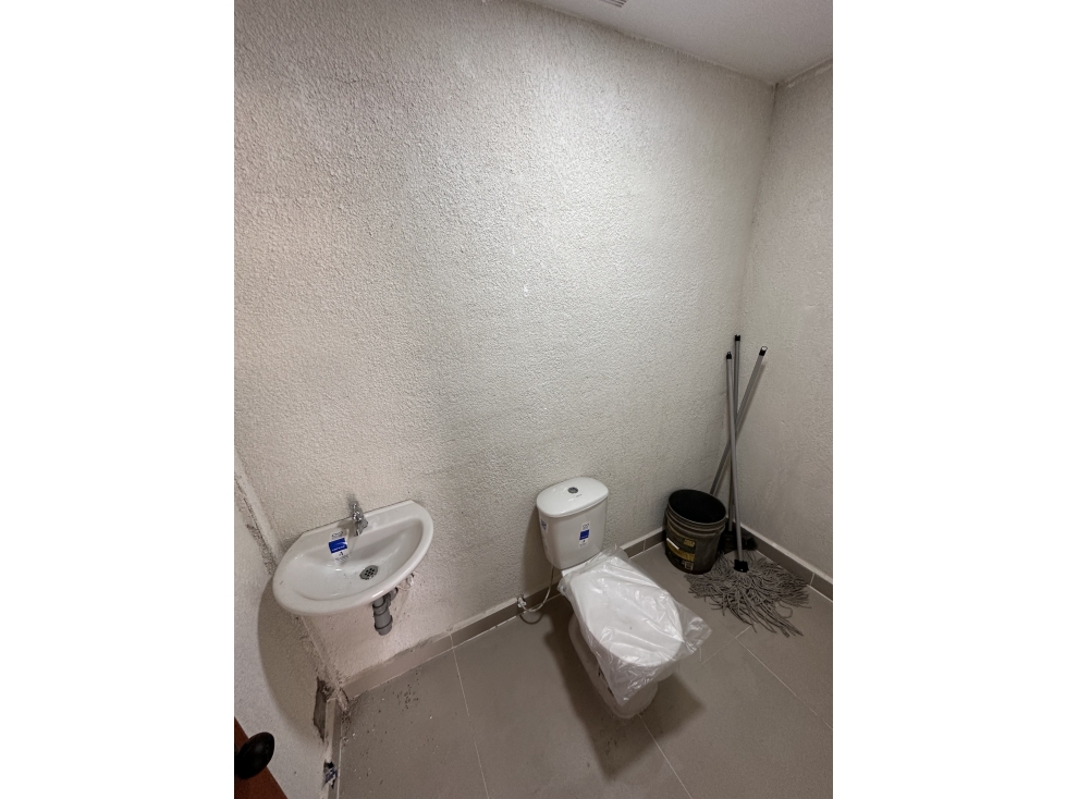 LOCAL EN ALQUILER STRIP MALL ARROYOHONDO VIA ANTIGUA CALI - YUMBO - 4