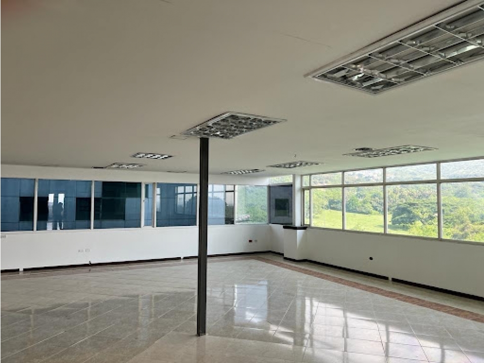 ALQUILA OFICINA EDIFICIO CORPORATIVO MENGA CALI - 6