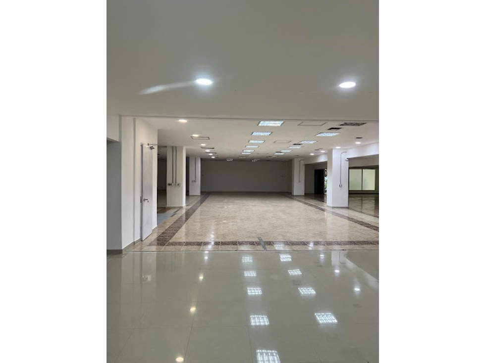 ALQUILA OFICINA EDIFICIO CORPORATIVO MENGA - 1