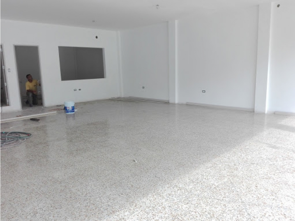 LOCAL DE 256 m2 EN ALQUILER EN SAN VICENTE CALI — foto 3