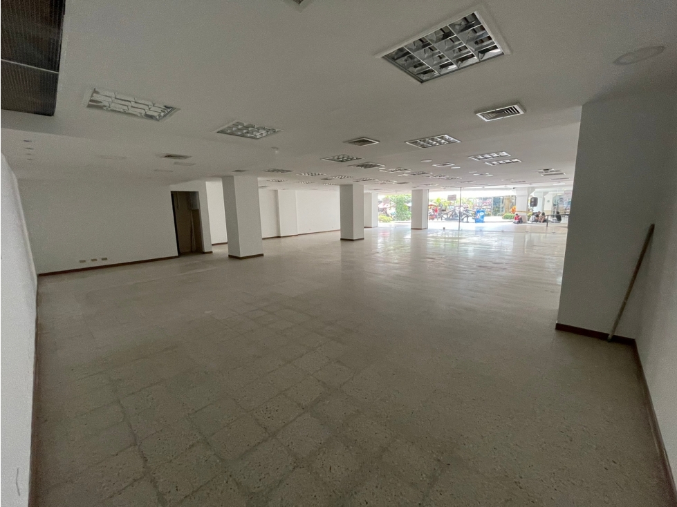 ALQUILA LOCAL HOLGUINES TRADE CENTER CALI — foto 5
