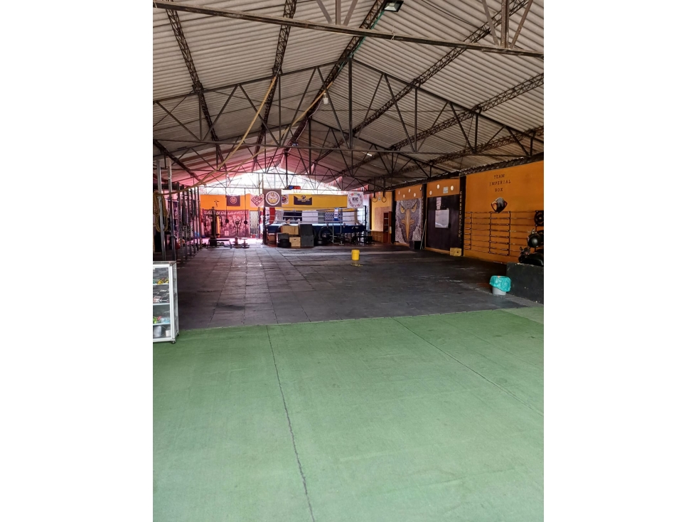 VENDE LOCAL COMERCIAL AV LAS AMÉRICAS SAN VICENTE — foto 5