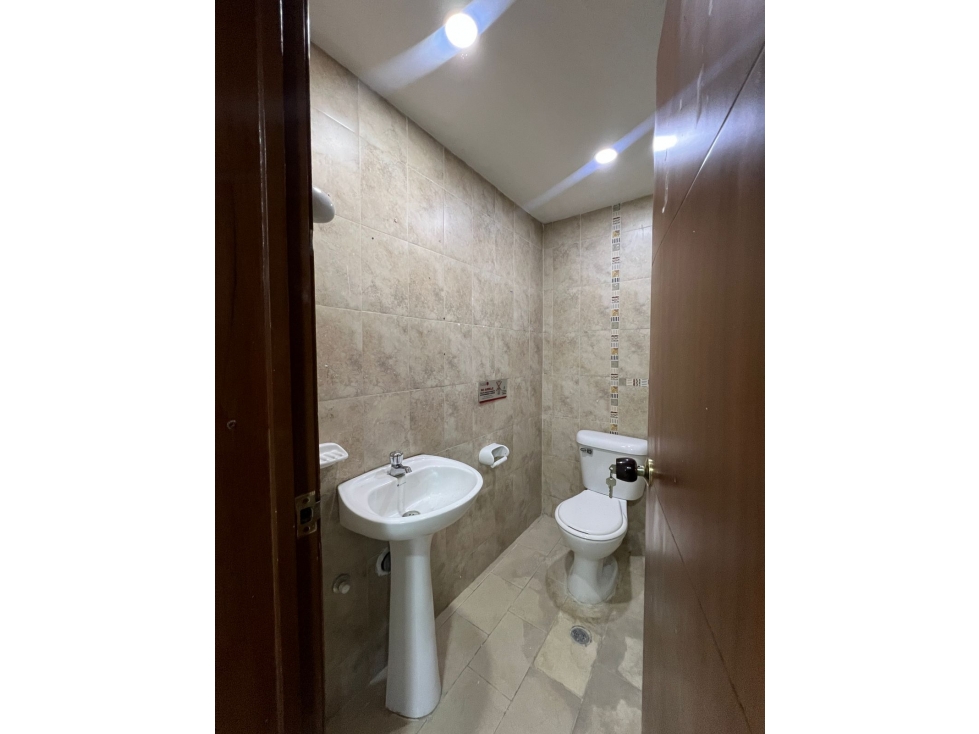 LOCAL COMERCIAL PISO 3 EN ALQUILER EN CAMINO REAL - 6